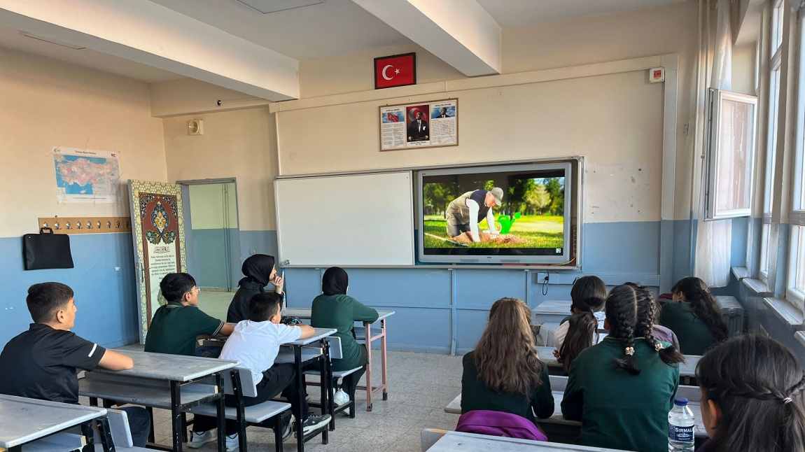 Her çocuk bir fidan; ilk ders yeşil vatan:)